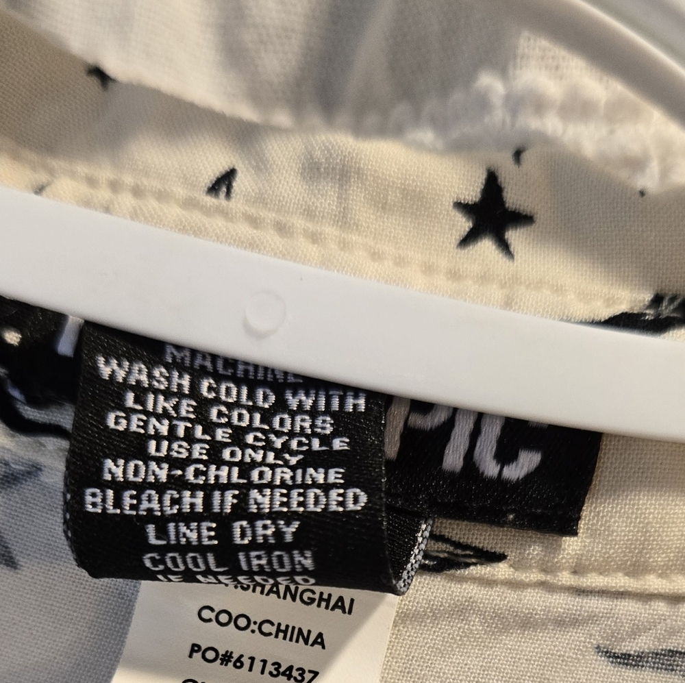 Hot Topic Cream & Black Celestial Moon Stars Oversized Crop Button-Up Shirt XS - Picture 4 of 8